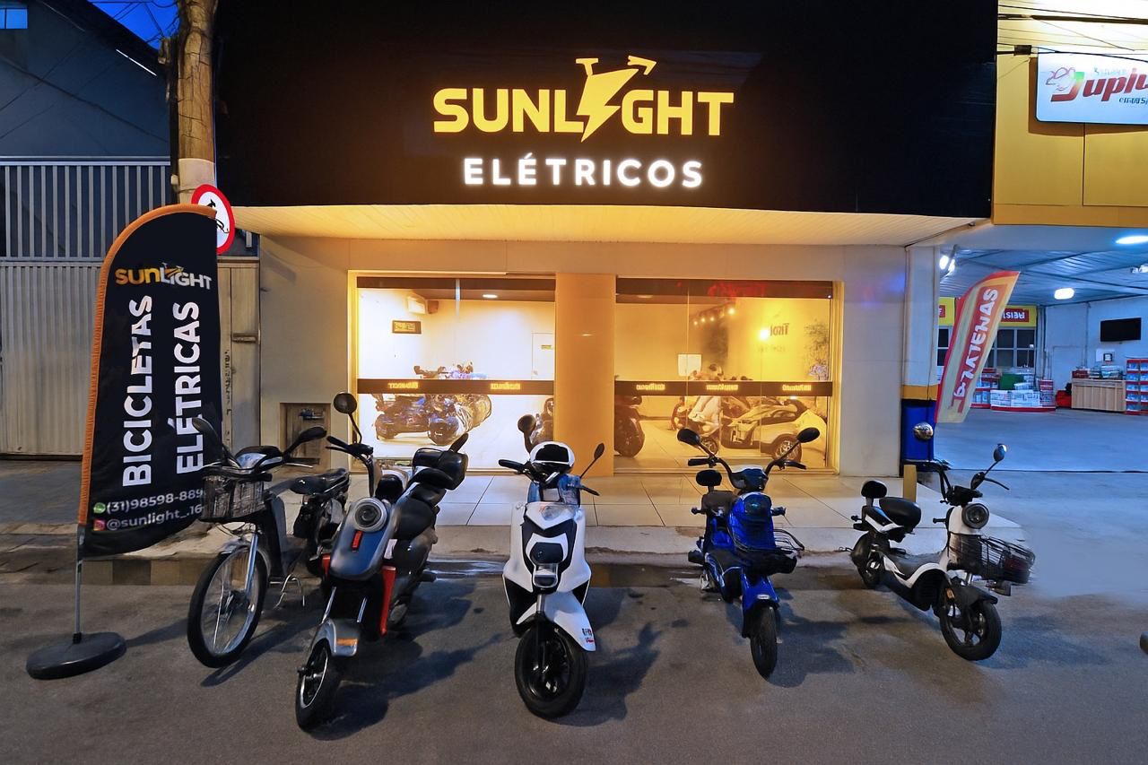 Loja Sunlight Elétricos em Ipatinga com bicicletas elétricas na fachada